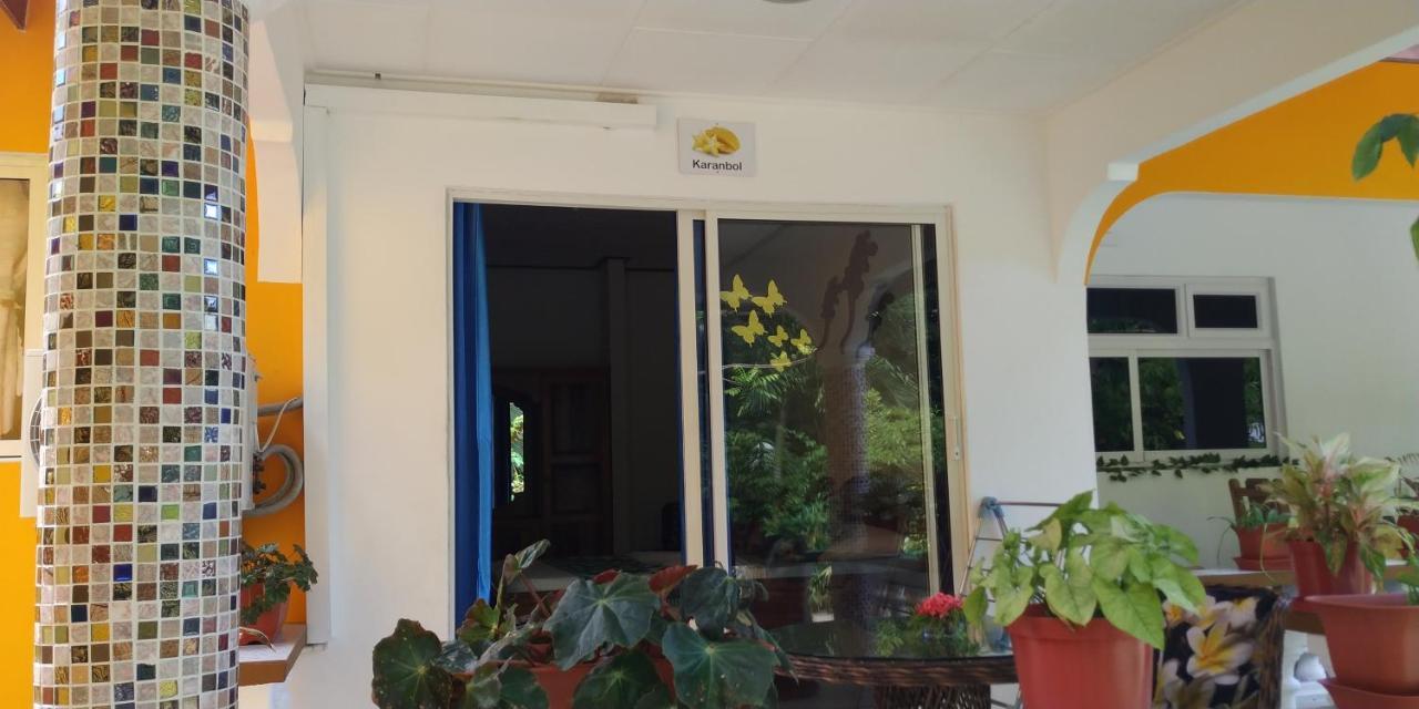 Chez Mera Self Catering ลาดิก ภายนอก รูปภาพ